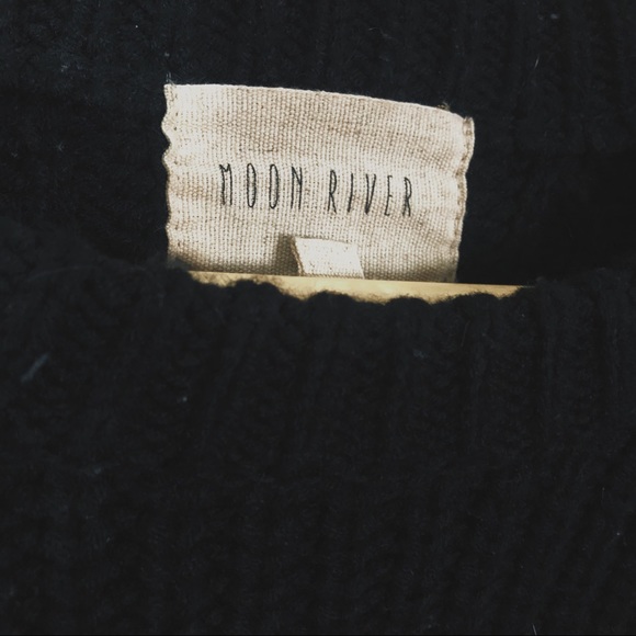 💥24 HR CLEAR-OUT💥 Moon River Knit Sweater - Picture 3 of 4